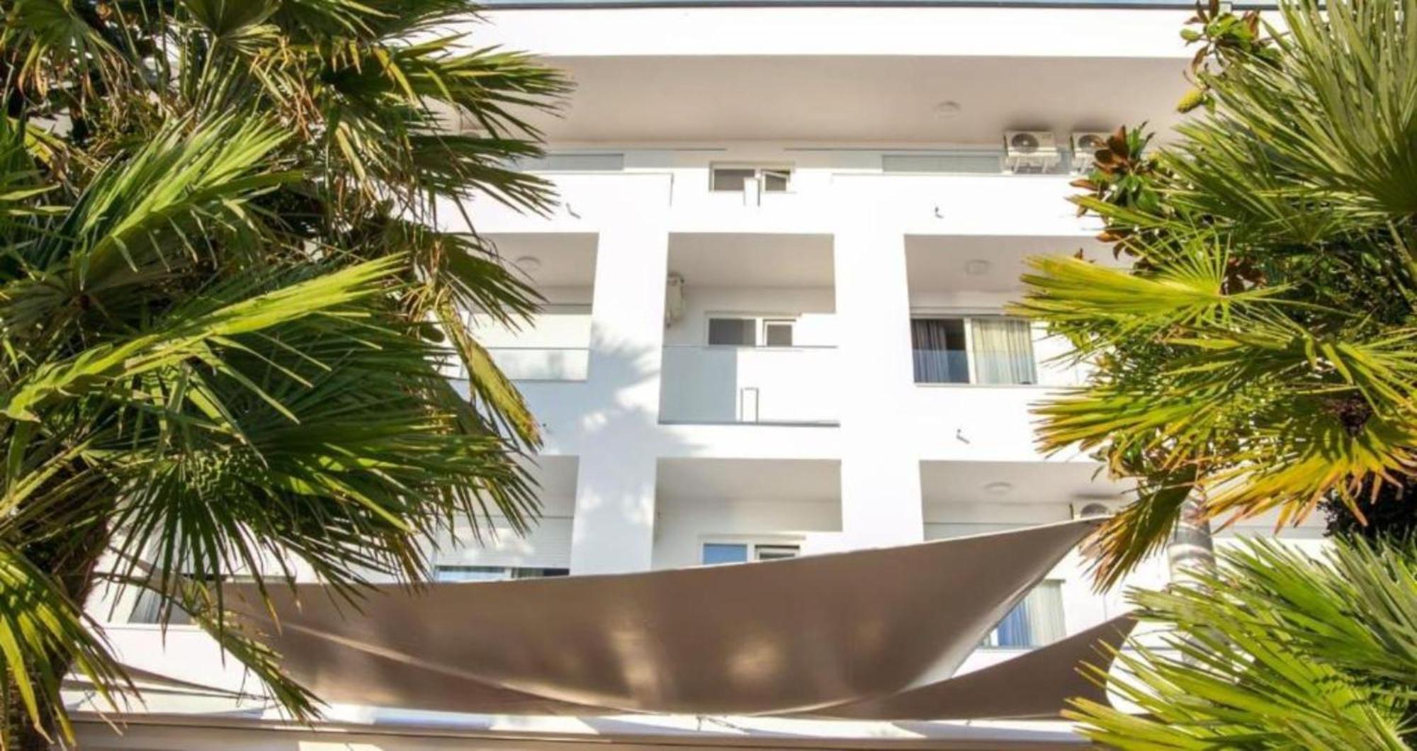 Hotel Besani Durrës Exteriör bild