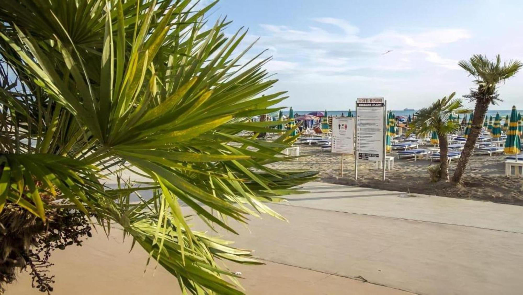Hotel Besani Durrës Exteriör bild