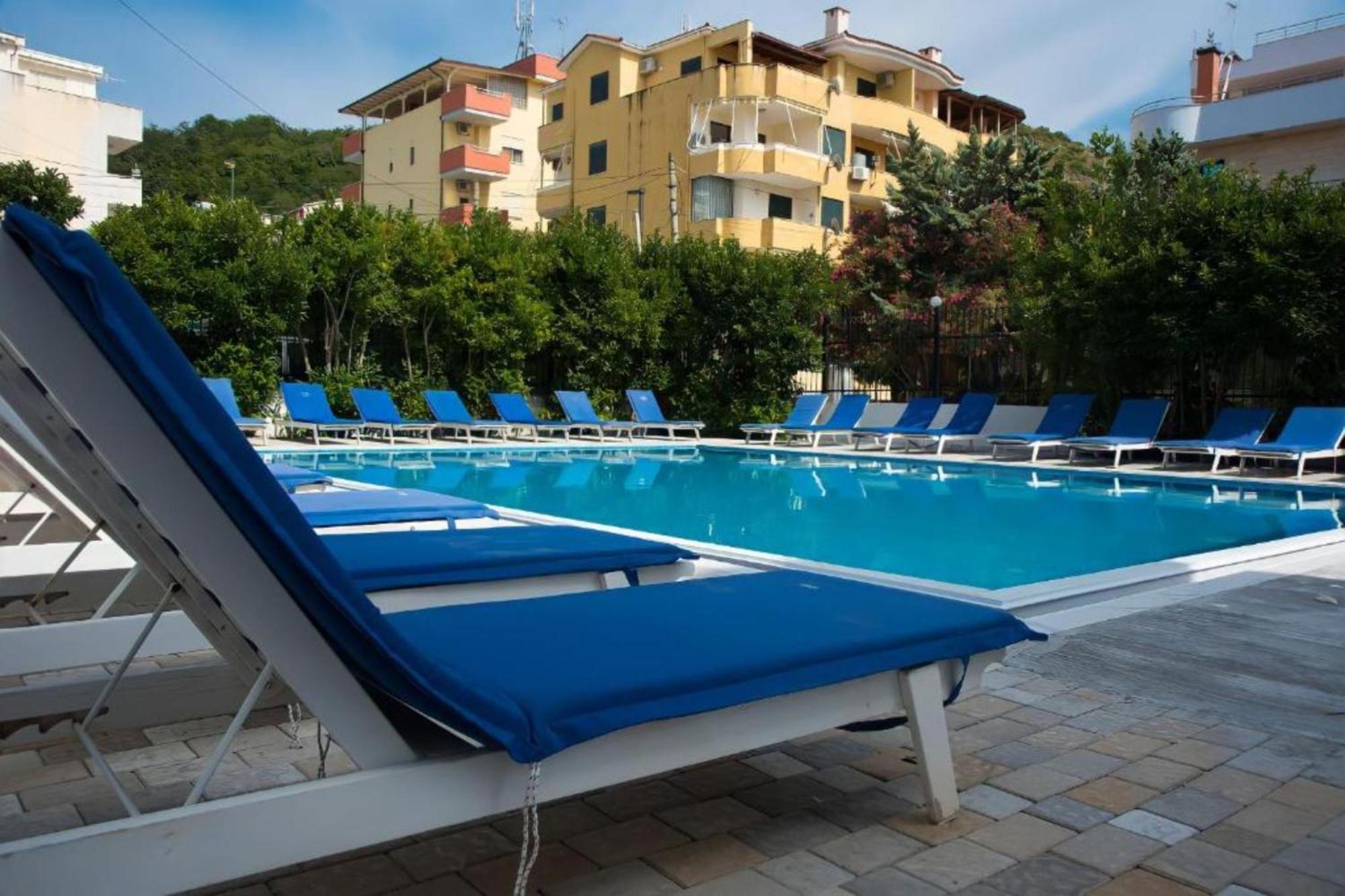 Hotel Besani Durrës Exteriör bild